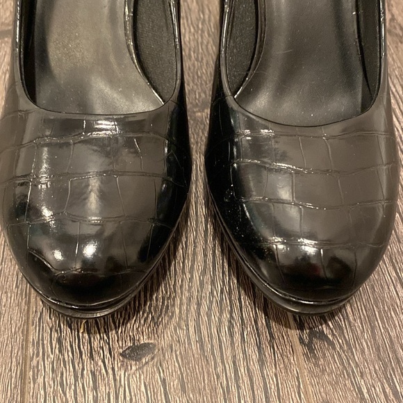 NWOT black patent shoes 7 - Picture 4 of 5